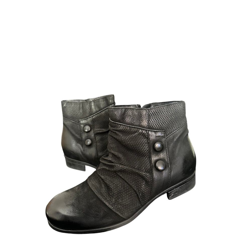Women's All Black MIZ Boots